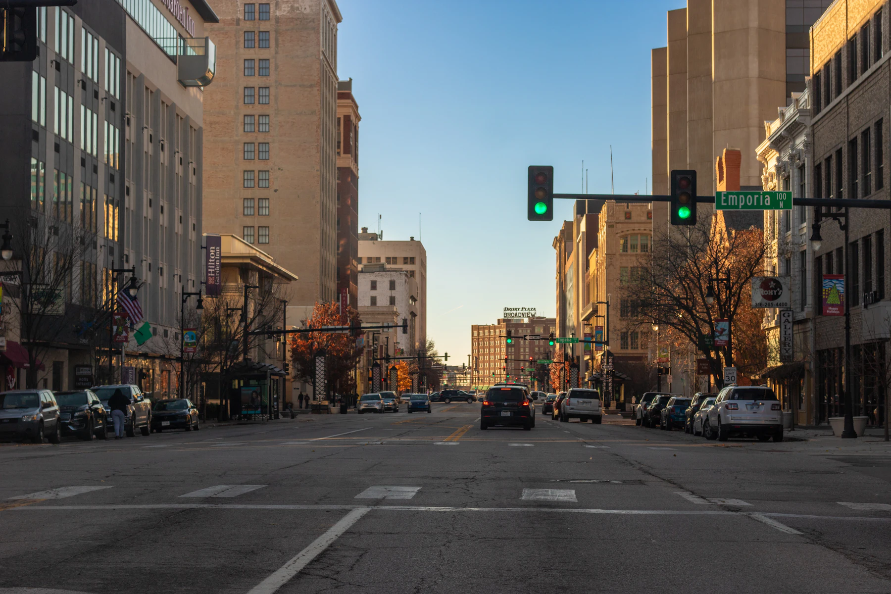 5 Reasons Kansas Business Owners Get Business Financing in 2026 2 Green traffic light on a city street in Wichita, Kansas