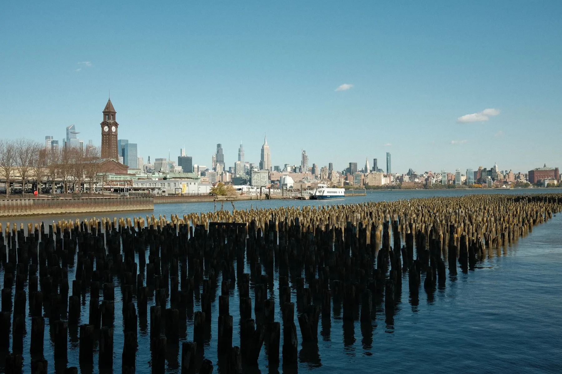 Fondos para negocios en Nueva Jersey: opciones y requisitos 2 Paseo frente al río en Hoboken, Nueva Jersey